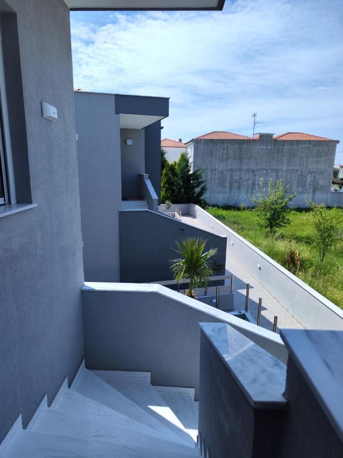 Lilli Deluxe Apartment Nikiti  Exterior foto